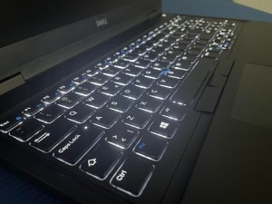 Laptop Dell Dell Latitude 5590 i5-7300u 8GB DDR4 256GB SSD INTEL FHD Windows 10 PRO 3