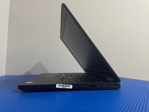 Laptop Dell Dell Latitude 5590 i5-7300u 8GB DDR4 256GB SSD INTEL FHD Windows 10 PRO 5