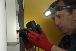 Latarka czołowa Schneider Electric Latarka czołówka 250 lm Thorsman Hand Light IMT47239 7