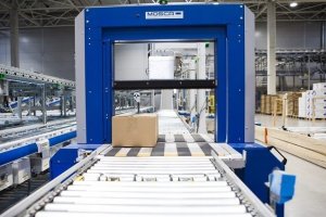 Latarka Schneider Electric Lampa LED do szafy bez gniazda NSYLAMLD 4