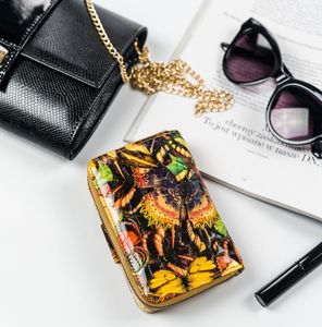 Lorenti Skórzany, lakierowany portfel damski pionowy w kolorowe motyle NoSize 3