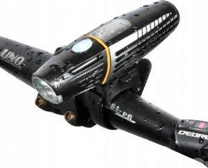 Odporna na wodę lampka świetlna do roweru na przód T6 2200mAh + Uchwyt 4