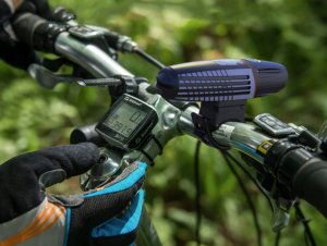 Odporna na wodę lampka świetlna do roweru na przód T6 2200mAh + Uchwyt 8