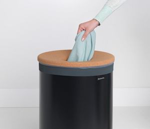 Kosz na pranie Brabantia Kosz na pranie 60L czarny matowy z pokrywą korkową 120022 6