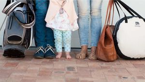 DERYAN Łóżeczko turystyczne Baby Luxe z moskitierą, kremowe 4