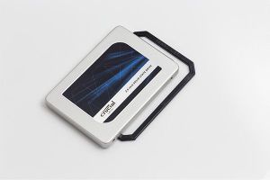 Dysk SSD Crucial 1 TB 2.5" SATA III (CT1050MX300SSD1) 7