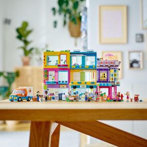LEGO Friends Budynki przy głównej ulicy (41704) 2