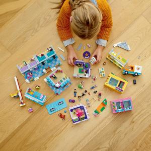 LEGO Friends Budynki przy głównej ulicy (41704) 4
