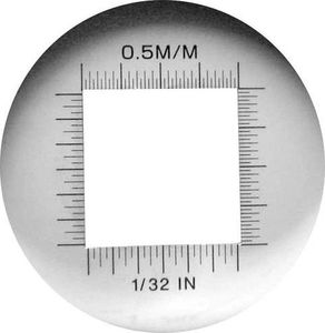 Carton Lupa x10 z podziałką skala 0,5mm, podświetlana Led 2