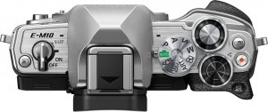 Aparat Olympus OM-D E-M10 Mark IV Srebrny + 14-42 mm f/3.5-5.6 (V207132SE000) 6