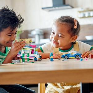 LEGO City Policyjny pościg za furgonetką z lodami (60314) 4