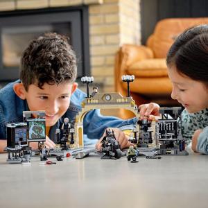 LEGO DC Jaskinia Batmana: pojedynek z Człowiekiem-zagadką (76183) 4