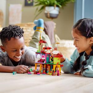 LEGO Disney Dom Madrigalów (43202) 4