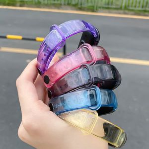 Hurtel Zamienna silikonowa opaska pasek bransoleta bransoletka do Xiaomi Mi Band 6 / 5 niebieski 4