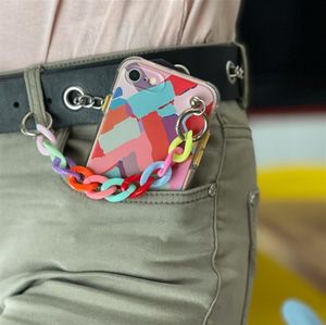 Hurtel Color Chain Case żelowe elastyczne etui z łańcuchem łańcuszkiem zawieszką do Xiaomi Redmi Note 10 Pro wielokolorowy (2) 4