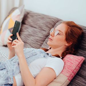 Spigen Etui Spigen Liquid Crystal do Samsung Galaxy S21 Fe Crystal Clear 16