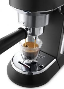 Ekspres ciśnieniowy DeLonghi Dedica EC 685.BK 2