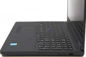 Laptop Dell Latitude E5550 i5-5200U 8GB/256GB SSD 15,6" 1366x768 Windows 10 Pro 9