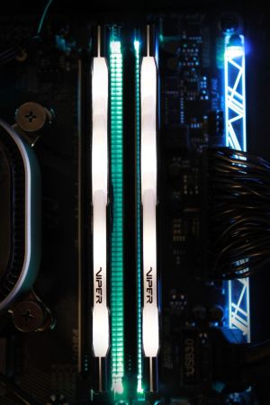 Pamięć Patriot Viper LED, DDR4, 16 GB, 3200MHz, CL16 (PVLW416G320C6K) 15