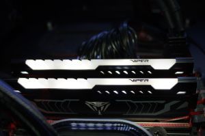 Pamięć Patriot Viper LED, DDR4, 16 GB, 3200MHz, CL16 (PVLW416G320C6K) 18