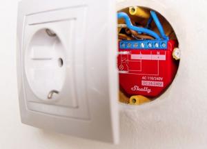 Shelly Przekaźnik Plus 1PM 2