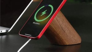 Ładowarka Rolling Square Rolling Square drewniana stacja dokujaca/podstawka MAGSAFE DOCK 4