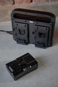 Ładowarka do aparatu Newell Ładowarka czterokanałowa Newell BP-4CH do akumulatorów V-mount 6