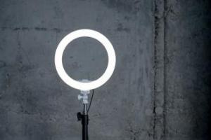 Lampa pierścieniowa Newell RL-10A LED Arctic White + statyw 14