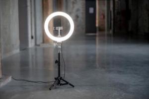 Lampa pierścieniowa Newell RL-10A LED Arctic White + statyw 6