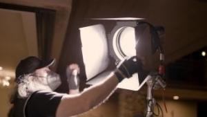 Lampa studyjna Aputure Soczewka F10 Fresnel 2