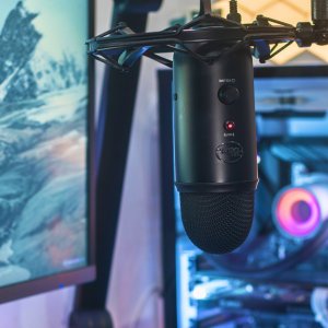 Głośniki komputerowe Logitech Z407 (980-001348) + Yeti USB Blackout (988-000229) 35