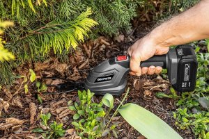 Graphite Nożyce akumulatorowe 58GE119 20 cm + akumulator 4 Ah z ładowarką 58GE132 5