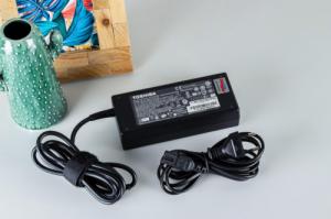 Zasilacz do laptopa Toshiba 120 W, 2.5 mm, 3