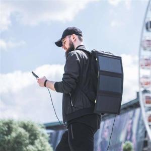 Ładowarka solarna Green Cell Ładowarka solarna Green Cell GC SolarCharge o mocy 21W z funkcj power banka 10000mAh USB-C 18W PD USB-A QC 2