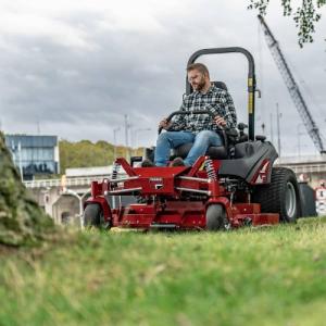 Traktor ogrodowy Ferris ISX3300Z 155 cm 19