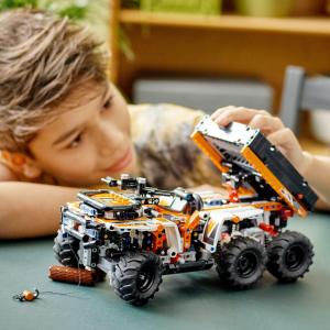 LEGO Technic Pojazd terenowy (42139) 4