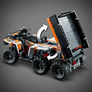 LEGO Technic Pojazd terenowy (42139) 7