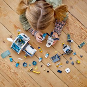 LEGO City Stacja kosmiczna na Księżycu (60349) 2