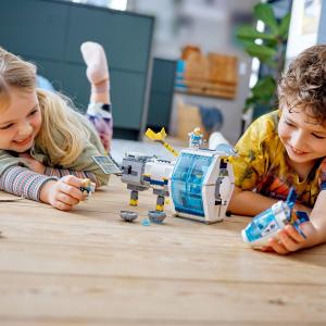 LEGO City Stacja kosmiczna na Księżycu (60349) 4