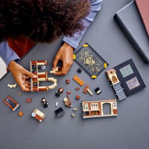 LEGO Harry Potter Chwile z Hogwartu: zajęcia z obrony przed czarną magią (76397) 2