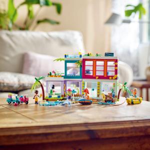 LEGO Friends Wakacyjny domek na plaży (41709) 3
