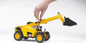Bruder Professional Series CAT Telehandler (02141) 3