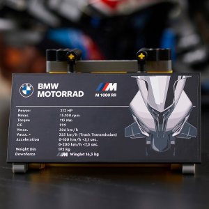 LEGO Technic BMW M 1000 RR (42130) 11