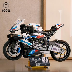 LEGO Technic BMW M 1000 RR (42130) 2