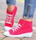 Czerwone trampki na niskim koturnie /E2-2 8470 S095/ 37 1