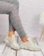 Pantofelek24 Wygodne sportowe buty damskie Beżowe /G4-3 4195 S170/ 38 5