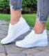 Pantofelek24 Wsuwane damskie trampki na koturnie Ecru /F3-3 12125 T296/ 38 1