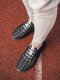 Ombre Buty męskie sneakersy z siateczki - czarne V8 OM-FOKS-0117 40 2