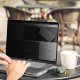 Filtr Moshi Moshi Umbra - Folia ochronna na ekran MacBook Pro 14" (M3/M2/M1/2023-2021) z filtrem prywatyzującym (czarna ramka) 6