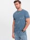 Ombre Męski t-shirt fullprint z rozrzuconymi literami - niebieski denim V3 OM-TSFP-0179 S 2